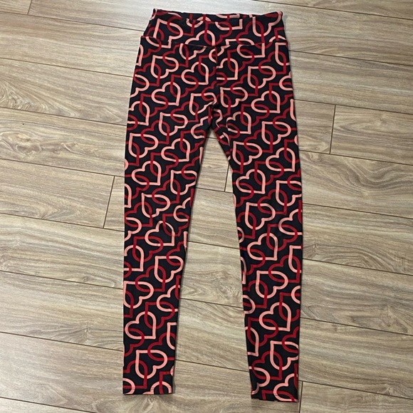 Lularoe Black with Pink & Red Tangled Heart Legging OS - Picture 13 of 13